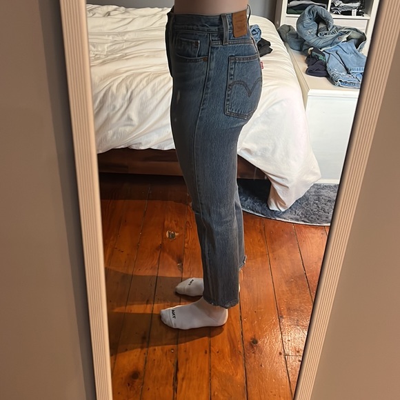 Levi’s size 27 high rise wedgie straight leg jeans - Picture 2 of 7